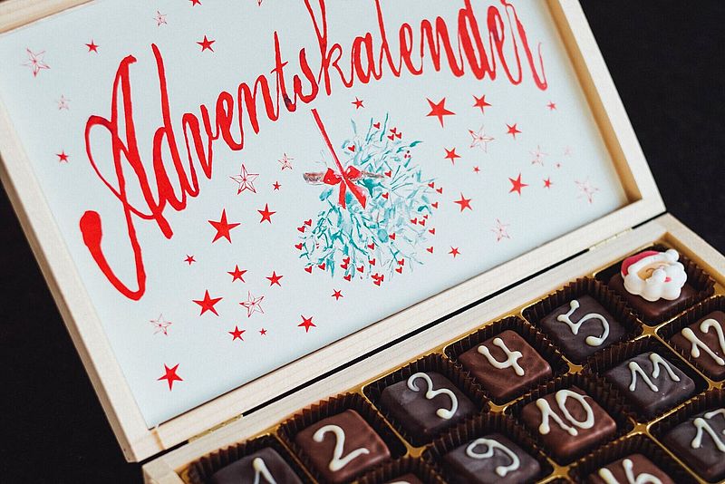 Pralinenschachtel in Form eines Adventskalenders